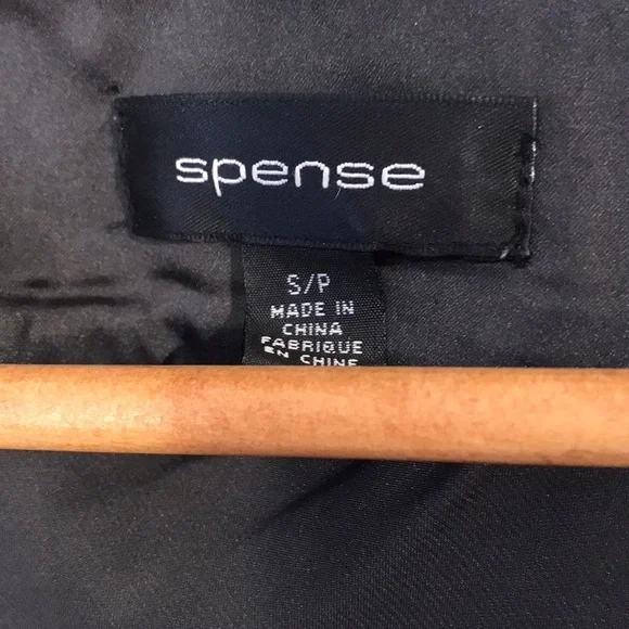 🇨🇦 Spense Sleeveless Ruffle blouse - Picture 2 of 5